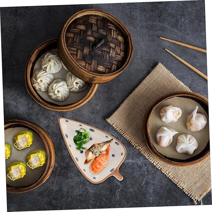 PRETYZOOM Creative Ceramic Leaf Snack Plate Dipping Sauce Dish Multipurpose Side Dish for Home and Restaurant Serving Appetizers Salads Desserts and Snacks