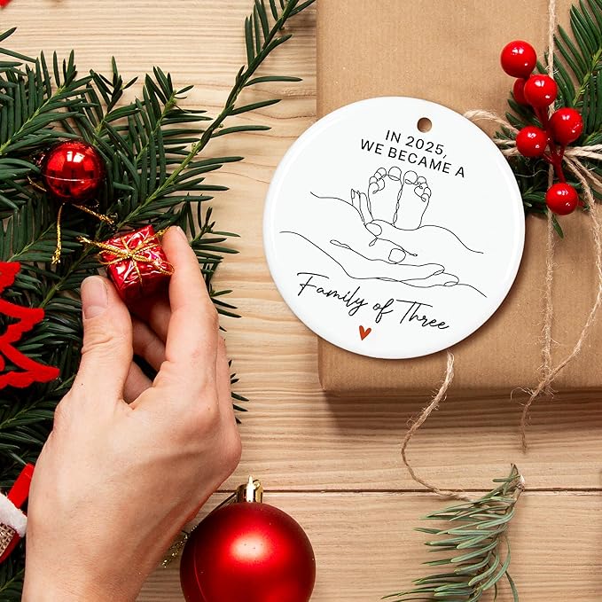 ZAGKOO Family of 3 Christmas Ornaments 2025 - Baby's First Christmas Ornament 2025 for New Mom and Dad - Family Ornament for First Time Parents, Baby Boy or Girl Keepsake - Ceramic Xmas Tree Decor