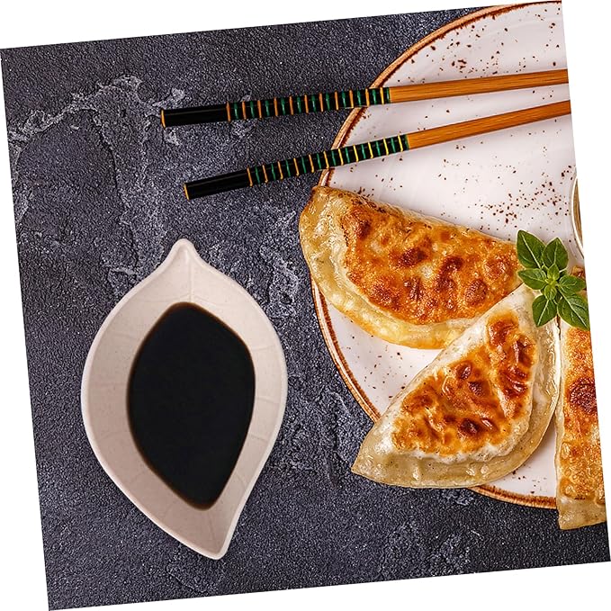 Luxshiny 16Pcs Leaves Shaped Appetizer Plates Multi Purpose Seasoning Dish for Condiments Snacks Vinegar Portable Kitchen Tableware for Home Restaurant Use Random Color