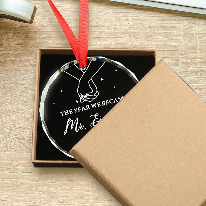 Wedding Gifts The Year We Became Mr and Mrs 2025 Glass Ornament Wedding Gifts for Couples 2025 Bridal Shower Gift Engagement Gift for Newlyweds Married Christmas Ornaments 2025
