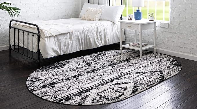 Rugs.com Oregon Collection Rug – 3' x 5' Oval Black and White Low-Pile Rug Perfect for Living Rooms, Large Dining Rooms, Open Floorplans
