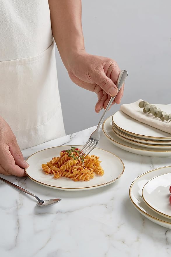 famiware Dinner Plates Set of 6, 10.25 inch Pasta Plate, Ocean Round Stoneware Dessert Plates Dish Set for Kitchen Microwave Dishwasher Safe, Scratch Resistant, Vanilla White