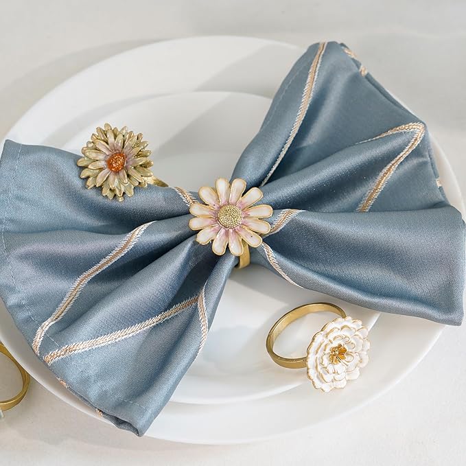 NIKKY HOME 4 Pcs Napkin Rings, Flower Napkin Buckles Rhinestone Bling Round Napkin Holders for Wedding Banquet Home Party Decoration Dining Table Accessory