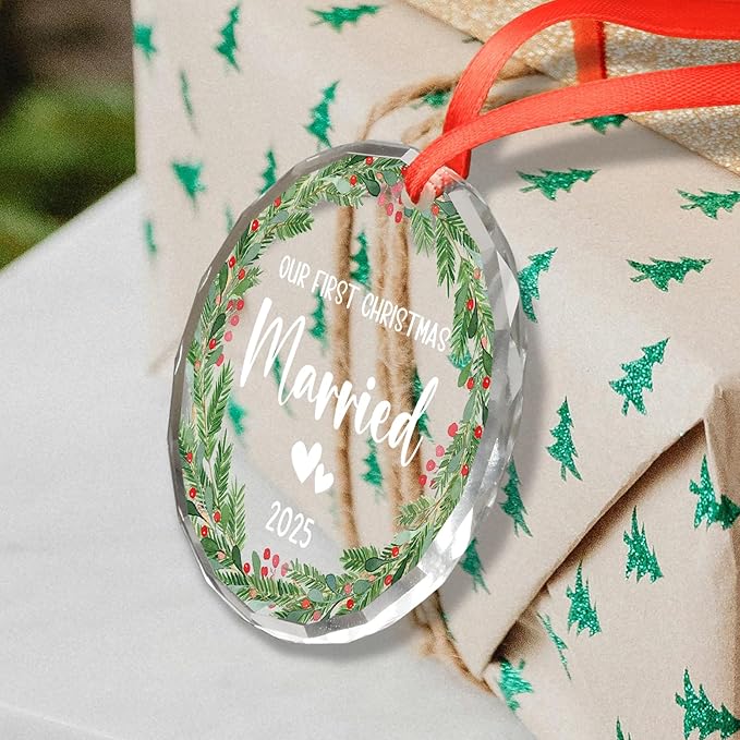 Our First Christmas Married 2025, Wedding Gifts for Couples 2025, Mr and Mrs Gifts, Engagement Gift for Newlyweds, Bridal Shower Gift Keepsake, 1st Married Glass Christmas Ornaments 2025