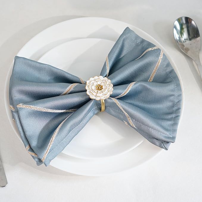NIKKY HOME 4 Pcs Napkin Rings, Flower Napkin Buckles Rhinestone Bling Round Napkin Holders for Wedding Banquet Home Party Decoration Dining Table Accessory