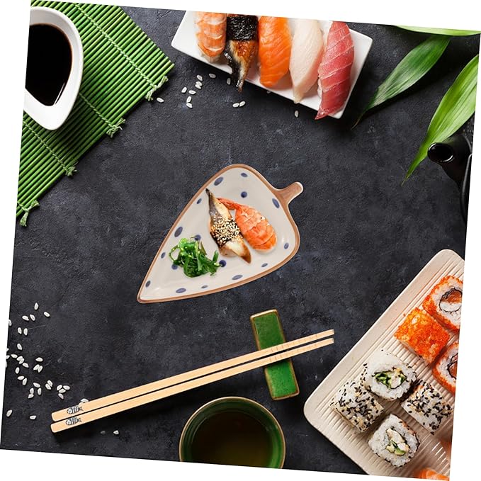 PRETYZOOM Creative Ceramic Leaf Snack Plate Dipping Sauce Dish Multipurpose Side Dish for Home and Restaurant Serving Appetizers Salads Desserts and Snacks