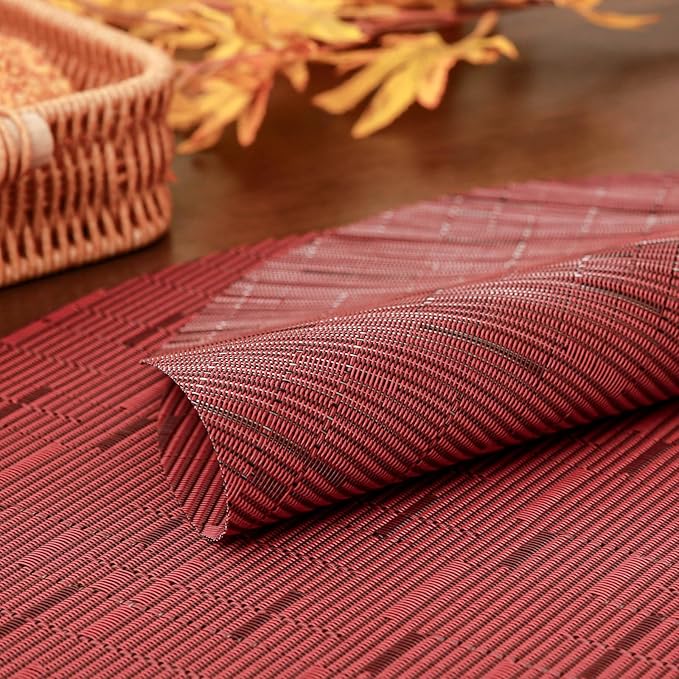 Round Placemats Set of 4 Heat Resistant Vinyl Placemats 15 inch Washable Non-Slip Table Mats Woven Place Mats for Dining Table (Red, Set of 4)