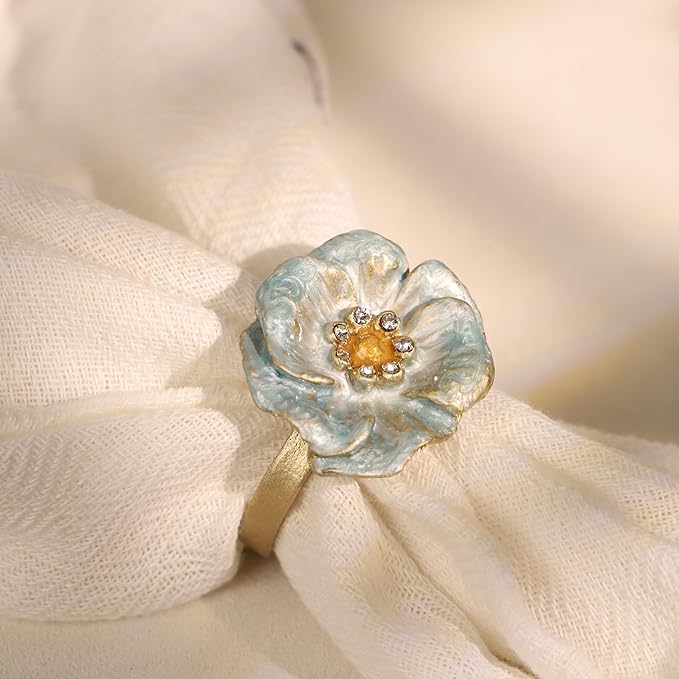 NIKKY HOME 4 Pcs Napkin Rings, Flower Napkin Buckles Rhinestone Bling Round Napkin Holders for Wedding Banquet Home Party Decoration Dining Table Accessory