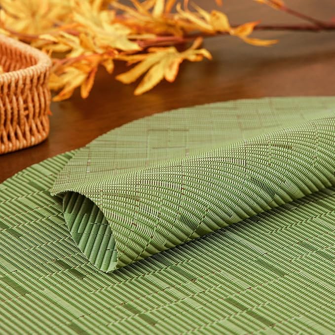 Round Placemats Set of 8 Heat Resistant Vinyl Placemats 15 inch Washable Non-Slip Table Mats Woven Place Mats for Dining Table (Green, Set of 8)