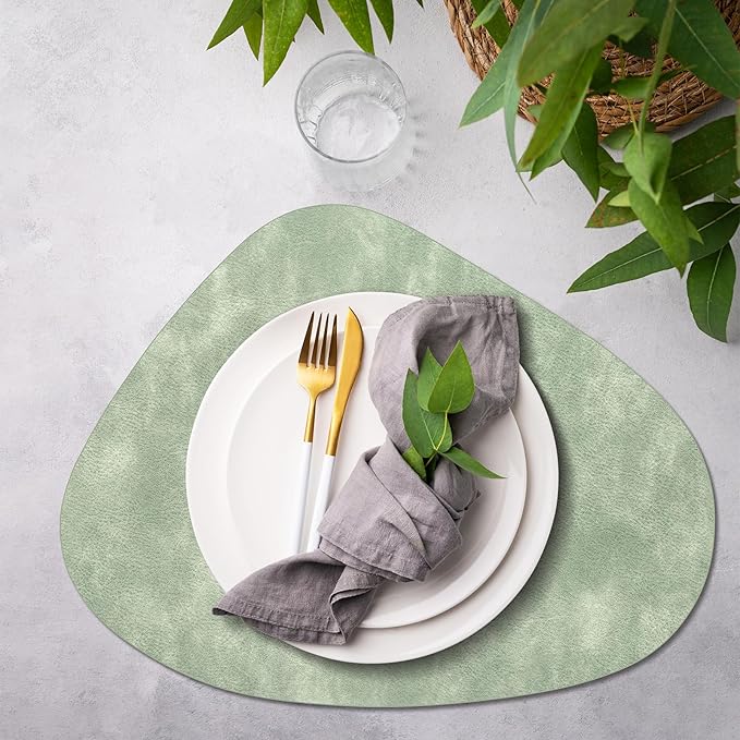 ADRIMER Placemats, Heat Resistant Round Placemats Set of 4 Washable 13 x 17 Inch, Waterproof Table Mats Wipeable for Kitchen, Dining Room Table Christmas Decor, Green