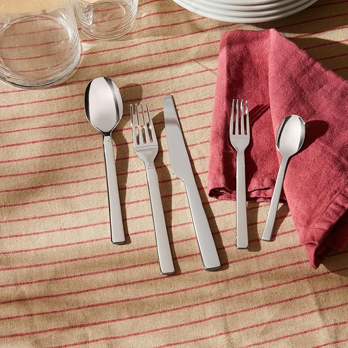 Alessi REB09S5 Ovale - Cutlery set composed of one table spoon, one table fork, one table knife, one dessert fork, one tea spoon in 18/10 stainless steel.