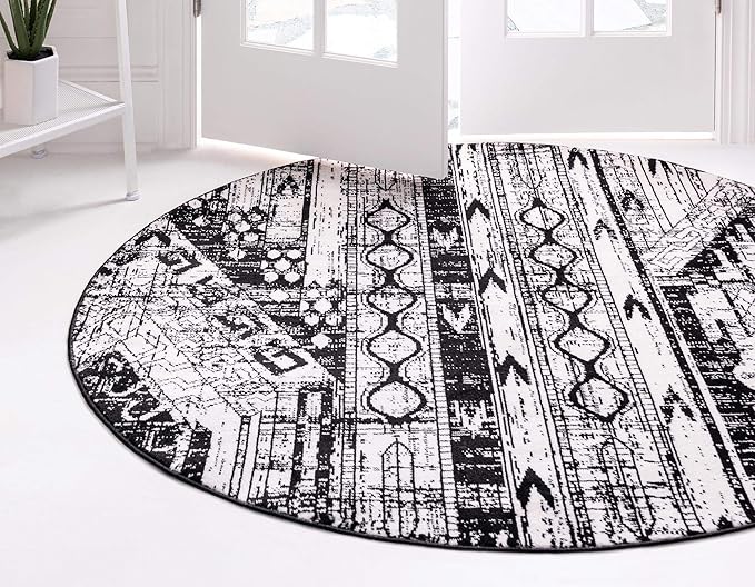 Rugs.com Oregon Collection Rug – 7 Ft Round Black and White Low-Pile Rug Perfect for Kitchens, Dining Rooms